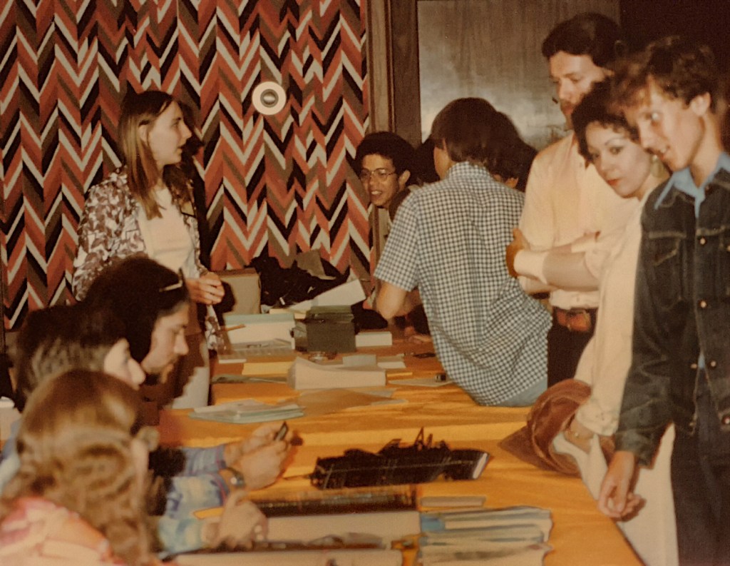 Attendees gather at the registration desk of Toronto Star Trek 76.